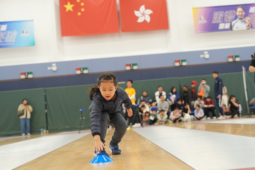 <p>A range of interactive activities at the venue were well received by participants, including DIY workshops that offered a fun and engaging learning experience. The most challenging attraction for many was the HKSI Talent Identification &amp; Development Unit&rsquo;s fitness testing, which helped participants understand their physical profiles and discover their athletic potential.</p>
